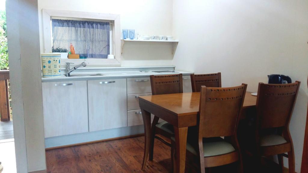 Namu Hyanggi Pension Jeju Room photo